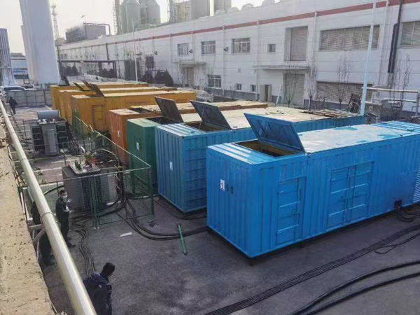 乌拉特前380V和690V电压的电缆线相同吗？